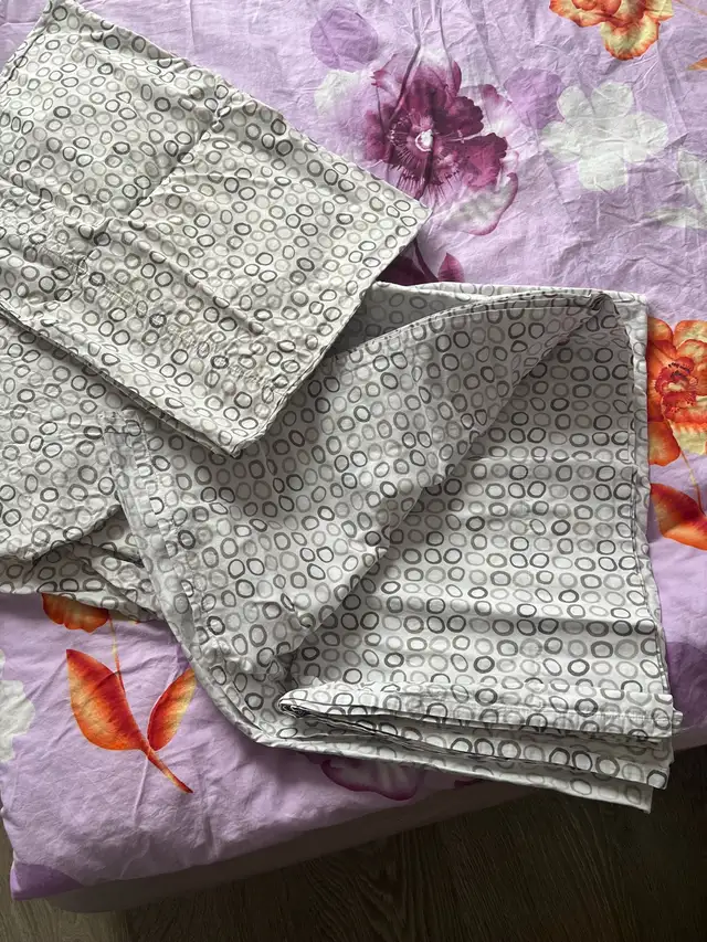 100% cotton Queen bed sheets set in great condition  in Bedding in City of Toronto - Image 3