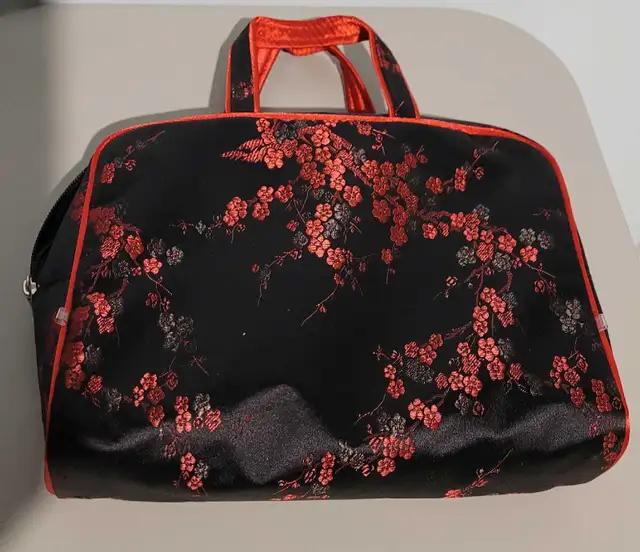 Cosmetic Bags/Makeup bags in Women's - Bags & Wallets in Barrie - Image 4