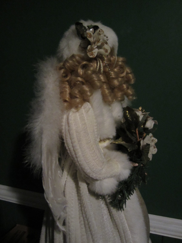 CHRISTMAS ANGEL in Holiday, Event & Seasonal in Hamilton - Image 3
