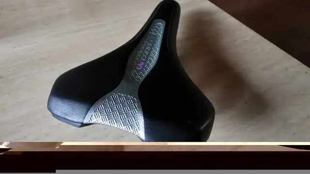 New Liv Connect Bike Seat in Frames & Parts in Edmonton - Image 3