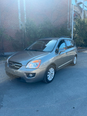 2010 Kia Rondo
