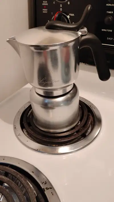 Cafetière italienne, View more