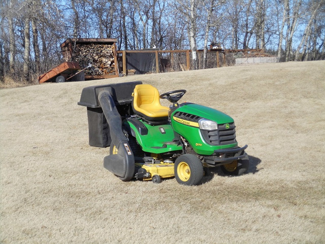 John Deere garden tractor D 170 in Lawnmowers & Leaf Blowers in Strathcona County - Image 2