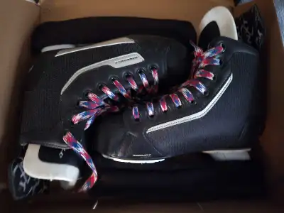 Winwell Hockey Skates, Youth Size 3, View more