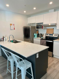 The Eliza, Large 1 bedroom, June 1st, Bright and Spacious