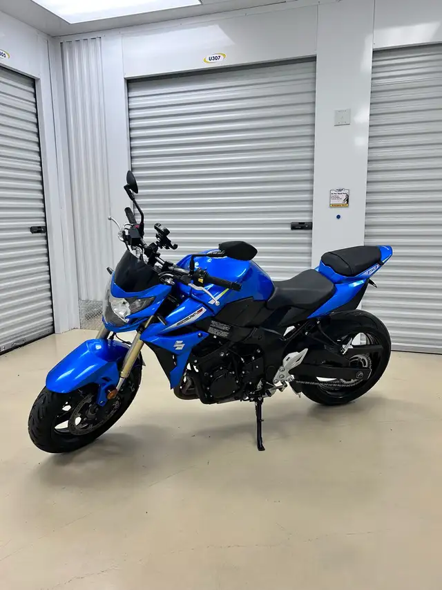 2016 SUZUKI GSX-S 750 in Sport Touring in Ottawa - Image 2