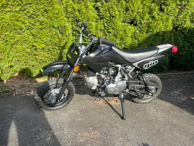Like new Gio 70cc dirt bike, perfect for younger kids learning to ride. No clutch and no gears — jus...