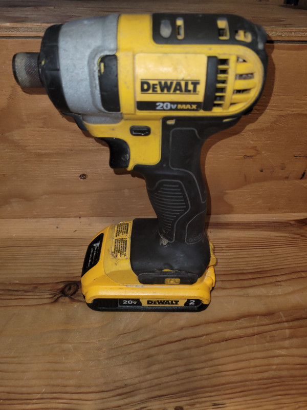 Two 20V Dewalt Impact Drivers in Power Tools in Hamilton - Image 4