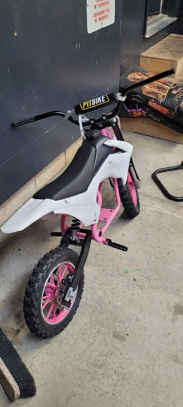 DIRTBIKE FRAME MINT CONDITION WITH PERFORMANCE BARS   in Motorcycle Parts & Accessories in Hamilton - Image 4