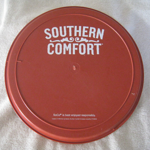 Southern Comfort Advertising Tray. in Arts & Collectibles in Kelowna - Image 2