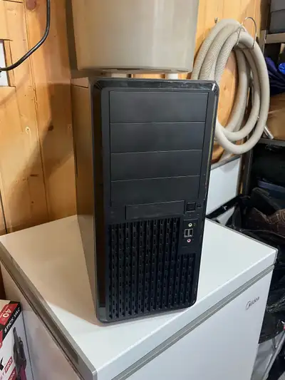 InWin PE689 Server Chassis - Lightly Used, View more