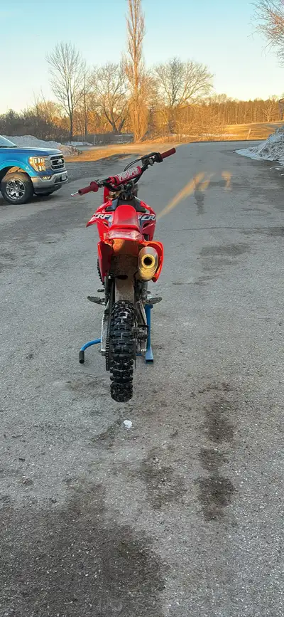 Selling my 150 R low hours perfect condition maintenance done regularly looking to get ￼5800 thousan...