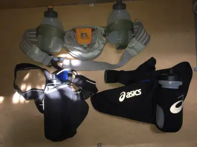 Running belt with water bottle, View more