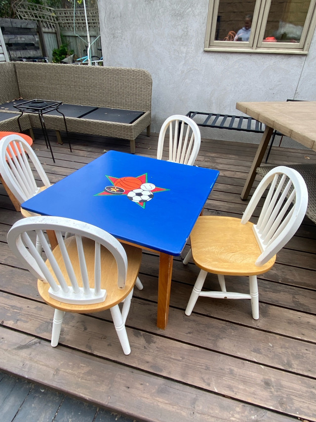 Children’s wood crafted table and 4 chairs in Other Tables in Thunder Bay