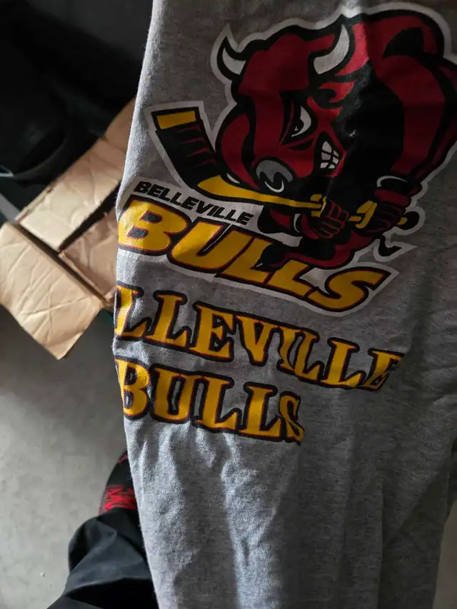 Gildan Belleville Bulls T-Shirt in Men's in Belleville - Image 3