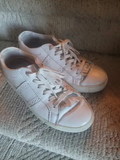 Ladies size 6 sneakers. Womens shoes. I deliver!, View more