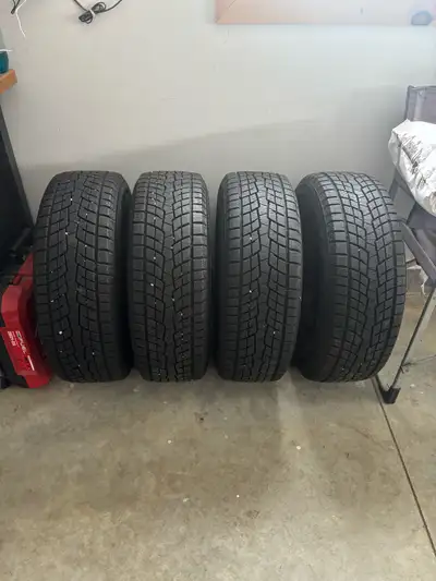 225/65/R17 Bolt pattern 5x108mm Only used half season, no longer fits new car