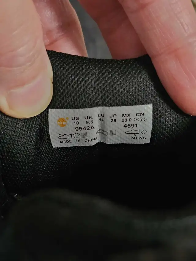 Timberland Men's Mt. Maddsen leather Boot US10 Black in Men's Shoes in Markham / York Region - Image 4