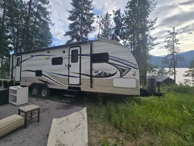 29ft 2014 Nomad Select, Model 292 Features: Queen Master Bedroom Rear bunk house Slide-out Sleeps 8-...