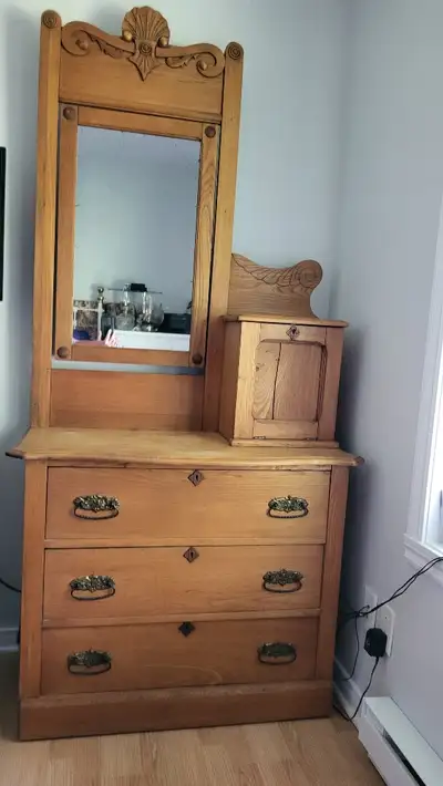 Bureau antique, View more