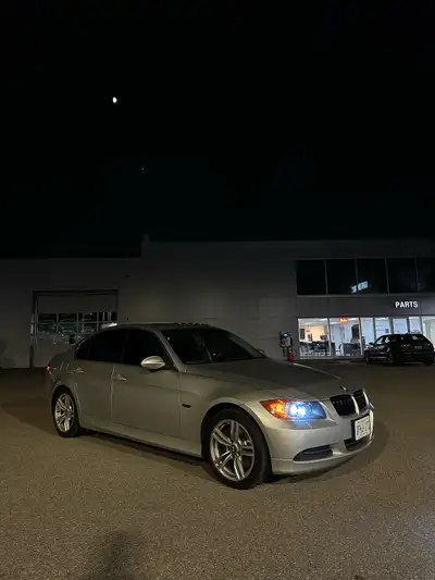 06’ BMW 330xi w/ 135,000km Safety certified. 2 owners, 1 being me. It’s a 3.0 I6 No accidents on the...