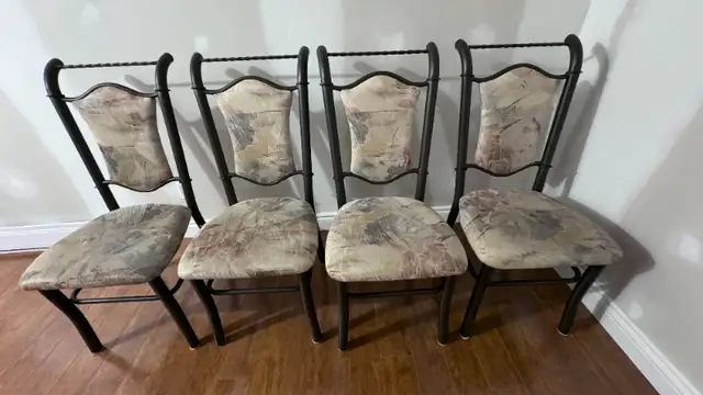 Ensemble de 6 Chaises – Set of 6 chairs in Dining Tables & Sets in Longueuil / South Shore - Image 3
