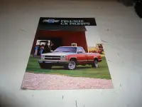 1988 Chevrolet C/K Pickups Sales Brochure. NOS. Can Mail