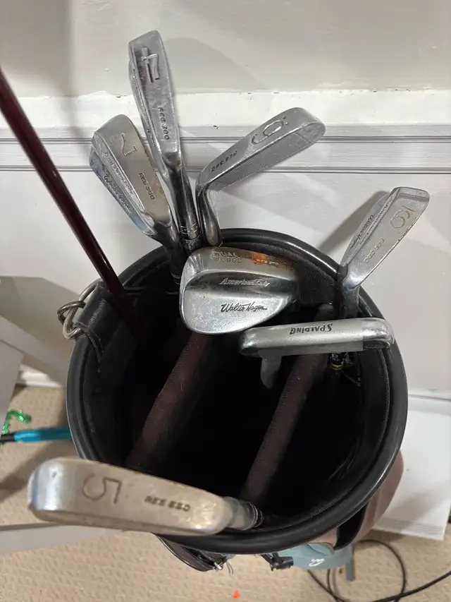 women’s right handed golf clubs and bag  in Golf in Guelph - Image 4