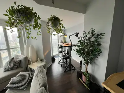 Beautiful spacious 1 bedroom unit in the award winning Marilyn Monroe building. Enjoy breathtaking v...