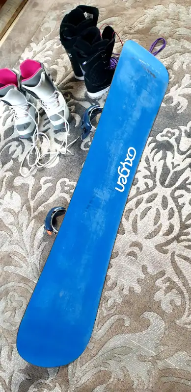 REDUCED - OXYGEN Snowboard 60" with Bindings62863738825217121