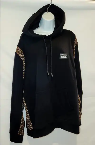 AUTHENTIC MEN BURBERRY BLACK SWEATER SIZE XL., View more