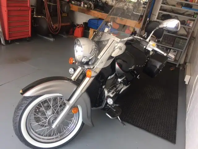 BOULEVARD  SUZUKI CLASSIC 2014 ( lower price ) in Street, Cruisers & Choppers in Edmundston - Image 3