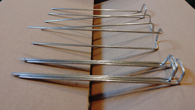 8in L-shaped Garden stakes - Anchoring Pins in Plants, Fertilizer & Soil in Annapolis Valley - Image 2