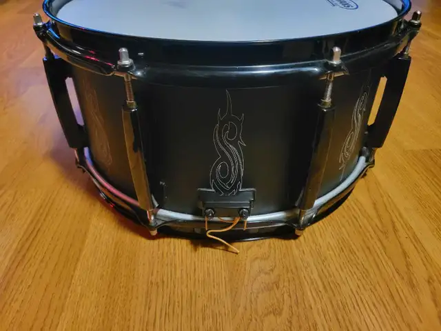 Joey Jordison Signature Snare Drum in Drums & Percussion in Oshawa / Durham Region - Image 8
