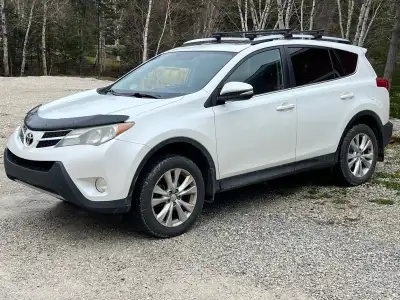 2013 Toyota RAV4 Ltd - 205,000 km -leather, sunroof, weather tech floor mats throughout, roof rack a...
