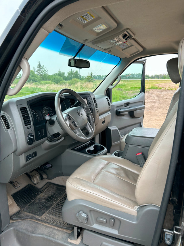 12-seat Nissan NV3500 V8 in Cars & Trucks in Edmonton - Image 3