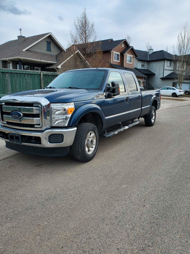 F250 XLT CREW CAB in Cars & Trucks in Calgary