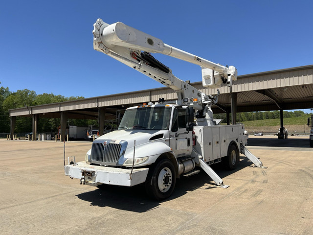 2013 International/  Altec AM55E Bucket Truck, in Other in Kapuskasing