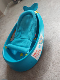 Skip Hop Baby Bath Tub: Moby 3-Stage Smart Sling Tub, Blue