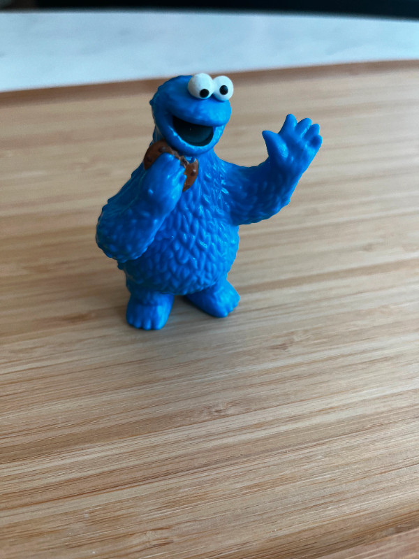 Sesame Street Cookie Monster Figure in Toys & Games in City of Toronto - Image 4