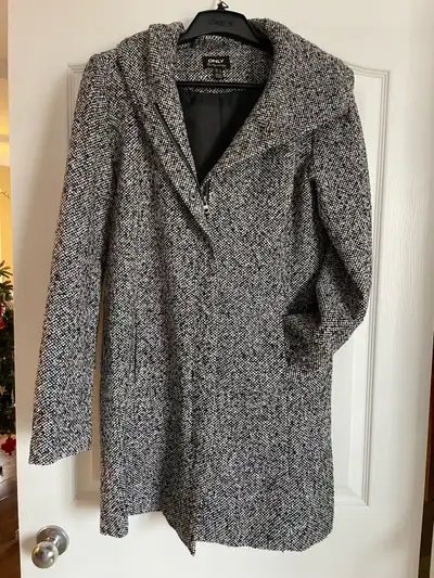 Women’s medium coat, View more