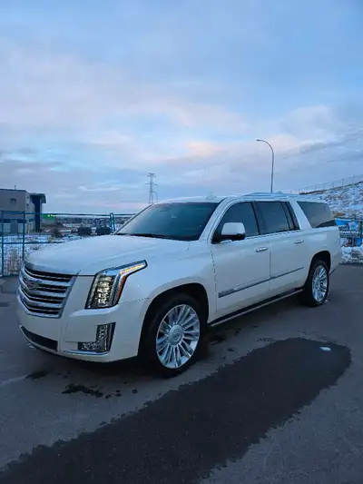 2015 Cadillac Escalade ESV Platinum – Fully Loaded Active status, no accidents 186xxx km Hail damage...