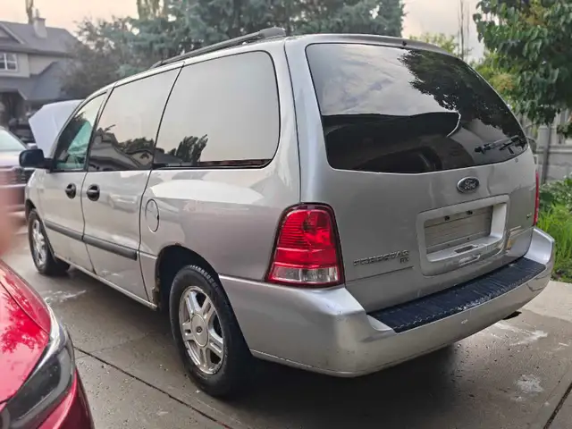 Ford freeStar 2007529384637109391362