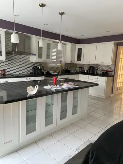 Spacious Master bedroom for rent