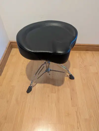 the ad is up it's available. Excellent near brand new condition Mapex saddle style drum throne. To k...