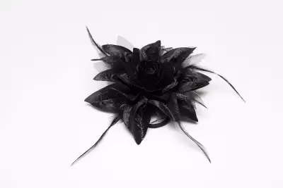 Fleur noir avec plumes 5 ½’’ (neuve), View more