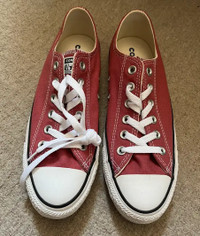NEW: Converse Unisex Size Women's 8.5 or Men's 6.5 (Red)