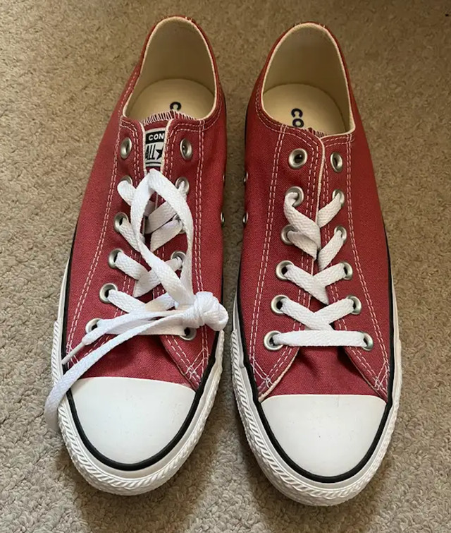 NEW: Converse Unisex Size Women's 8.5 or Men's 6.5 (Red) in Women's - Shoes in City of Toronto