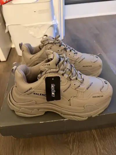 Balenciaga Triple S, taille 41 8US, View more