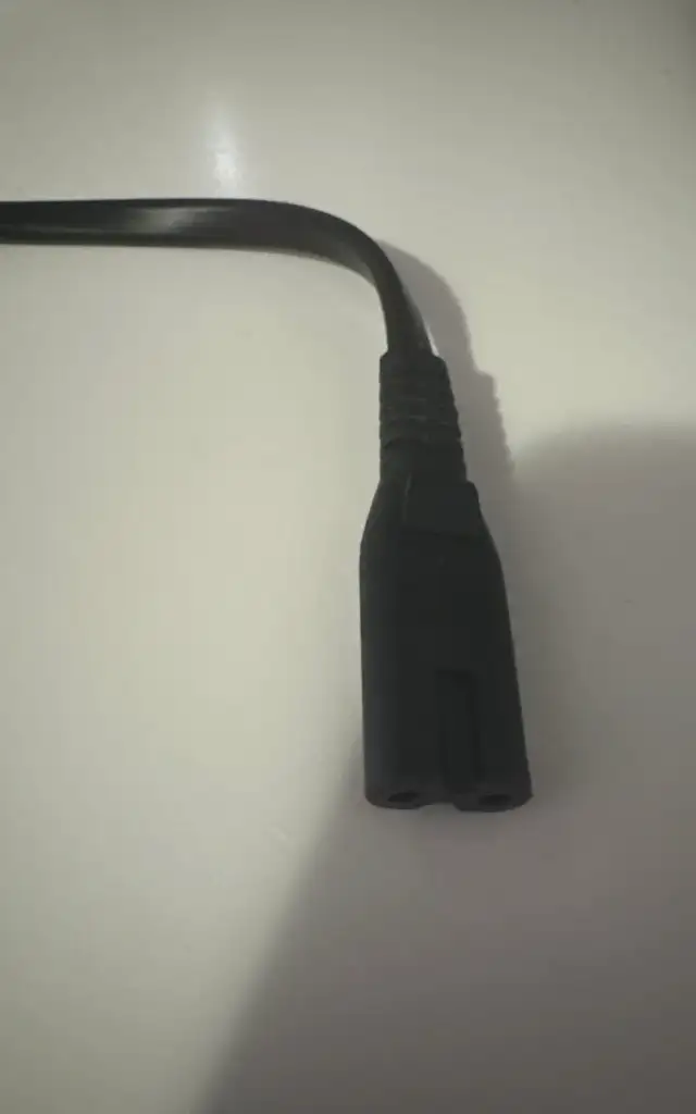 Power Cord in Cables & Connectors in Oakville / Halton Region - Image 3